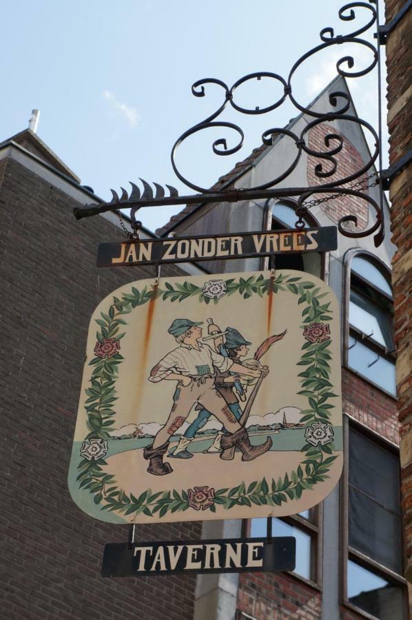 Charming Suites Jan Zonder Vrees Anversa Esterno foto