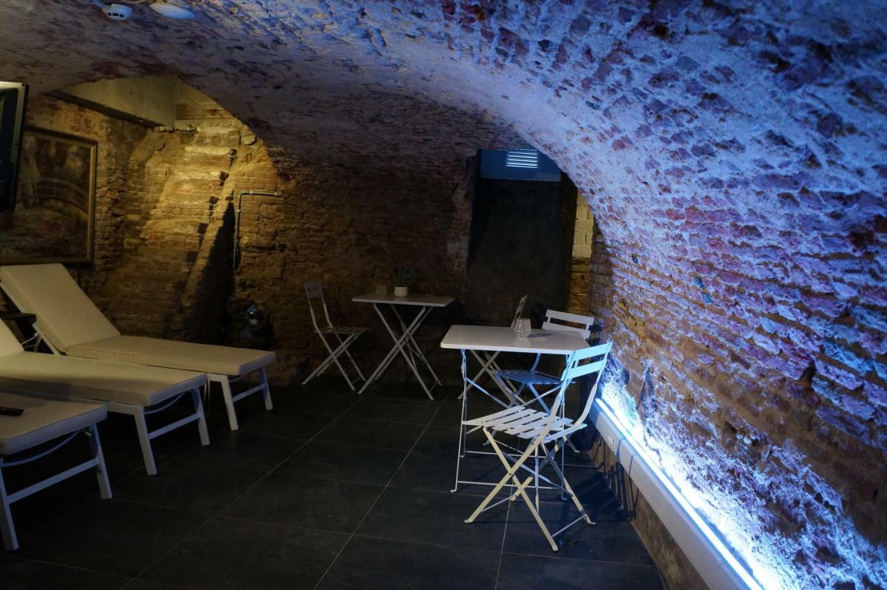 Charming Suites Jan Zonder Vrees Anversa Esterno foto